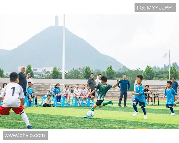 德独立足球俱乐部：追寻梦想的绿茵之路与未来发展展望